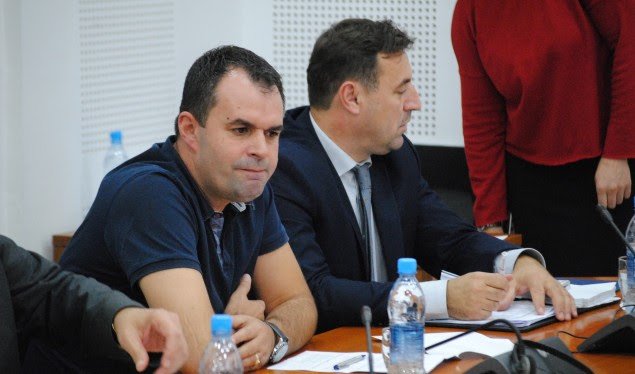 AAK-ja thotë se pati shkelje procedurale në seancën e sotme, “Konjufca nuk dha asnjëherë dorëheqje”