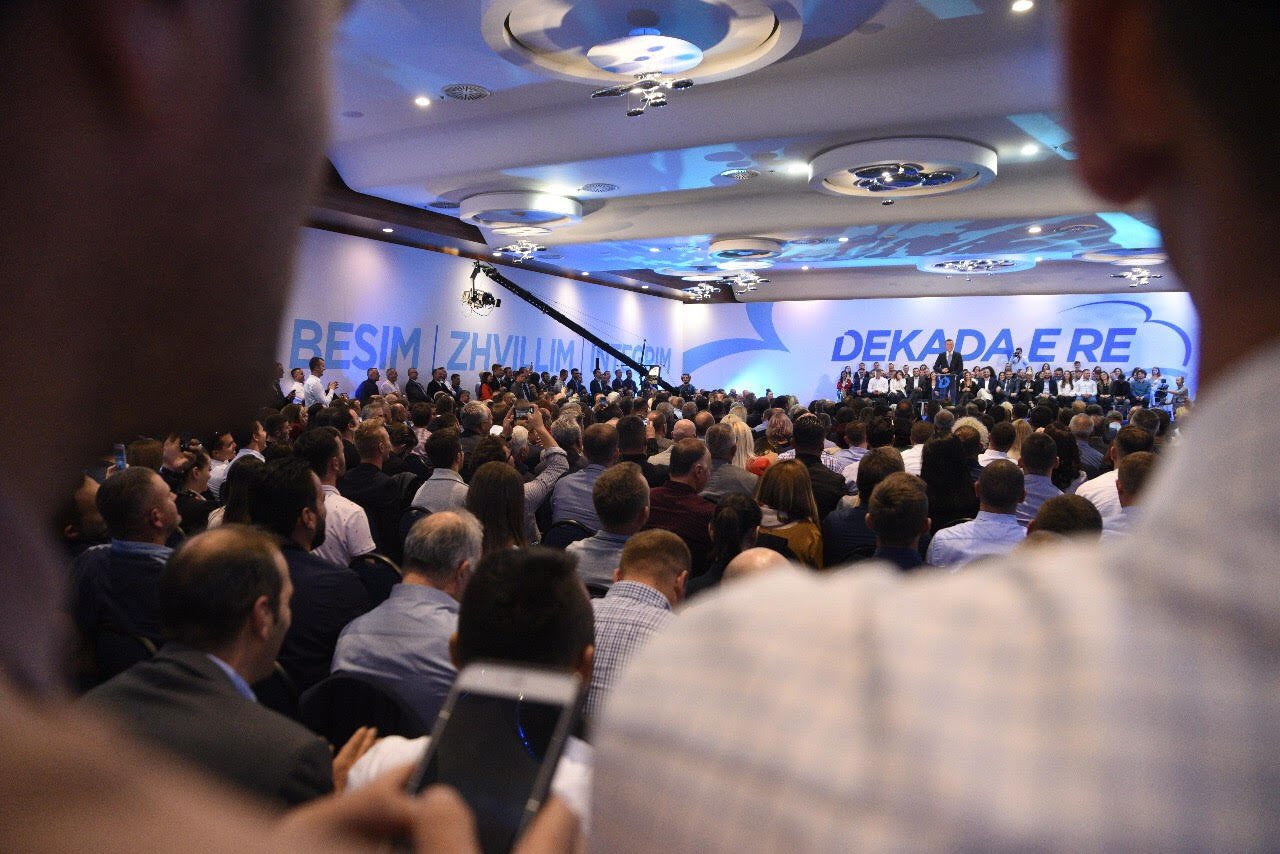 PDK-ja nis zgjedhjet e brendshme, folësit e quajnë kryeministër të ardhshëm Kadri Veselin