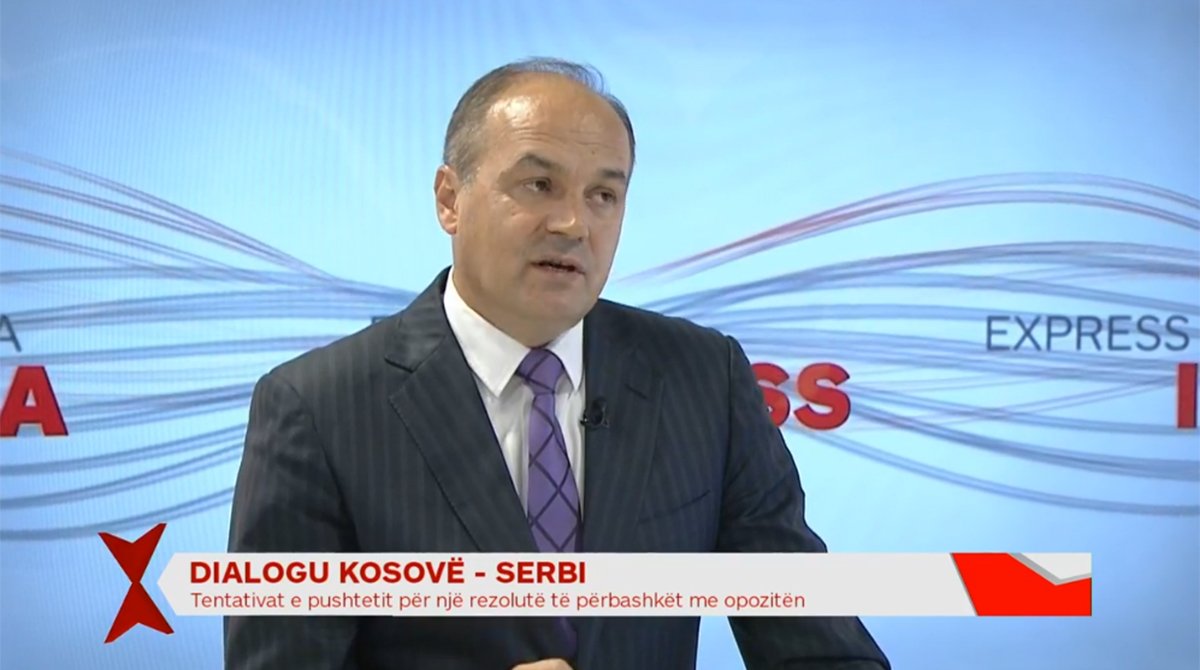 Hoxhaj thotë se Thaçi të ulet në tavolinë me Vuçiqin, por Kuvendi të udhëheqë dialogun