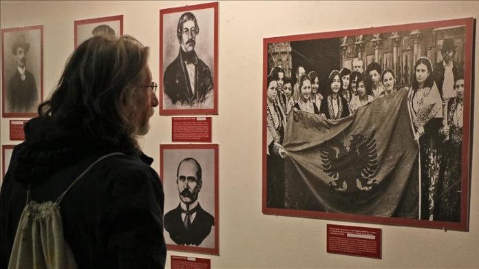Hapet në Shkup ekspozita “Unë jam shqiptar”
