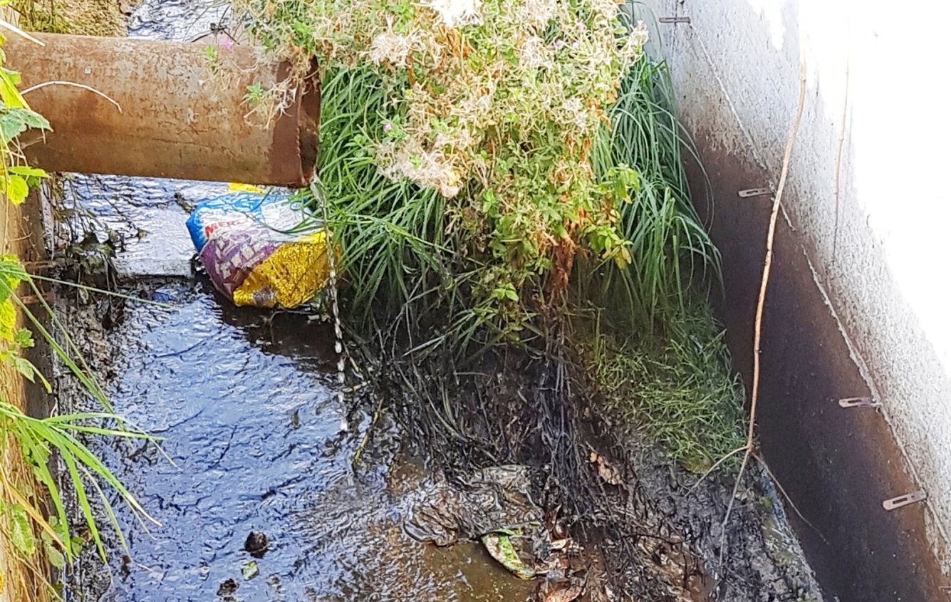 Ujërat e ngrohjes qendrore ndotin kanalet e ujitjes së 5 fshatrave të Pejës