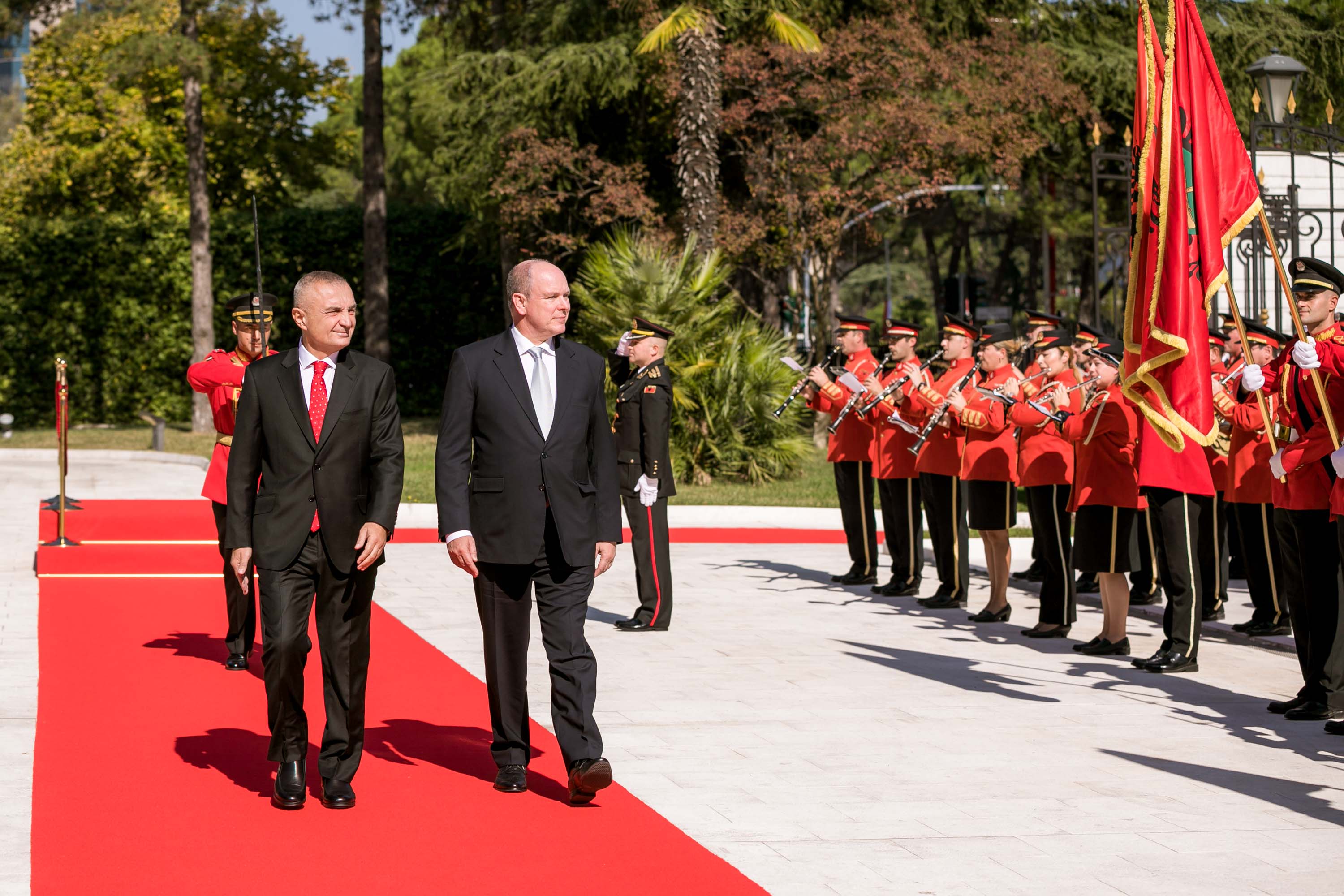 Princi i Monakos nis vizitën dy ditore në Shqipëri, pritet nga Meta