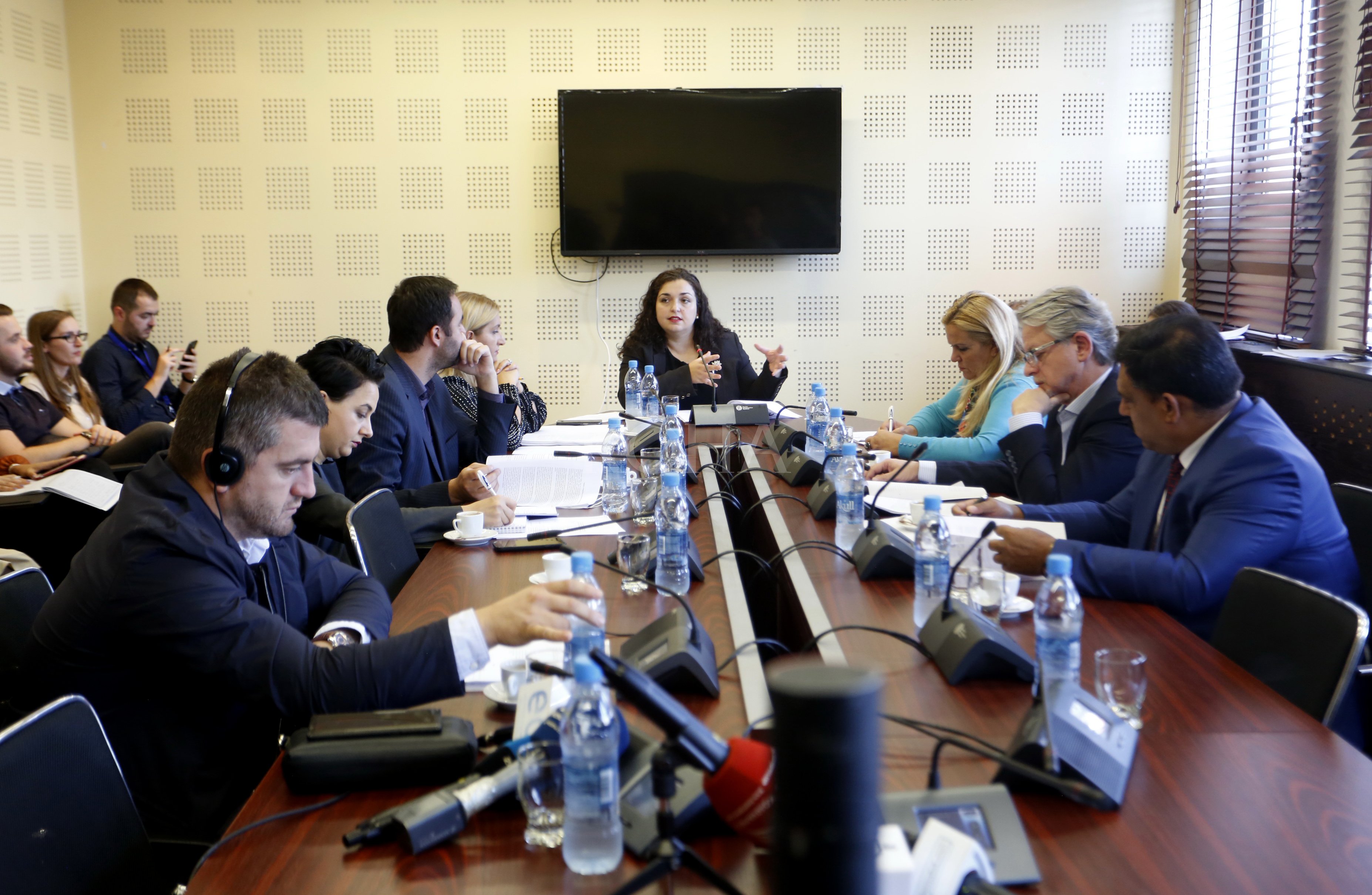 Krejt çfarë u tha rreth dialogut me Serbinë në Komisionin për Punë të Jashtme