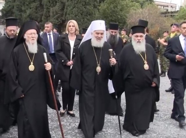 Irinej në Pejë akuzon: Qytetet e Kosovës pa serbë, shqiptarët kanë zënë shtëpitë e tyre