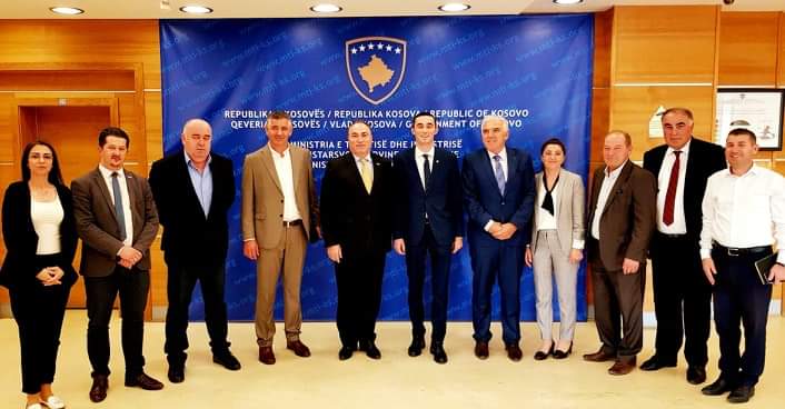 AKB-ja e vlerëson MTI-në zë të fuqishëm të prodhuesve vendorë në Qeveri