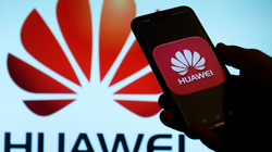 Huawei po punon për të sjellë telefonin që paloset