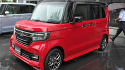 Të krijuar për të rinjtë, mini-automobilat tërheqin të moshuarit