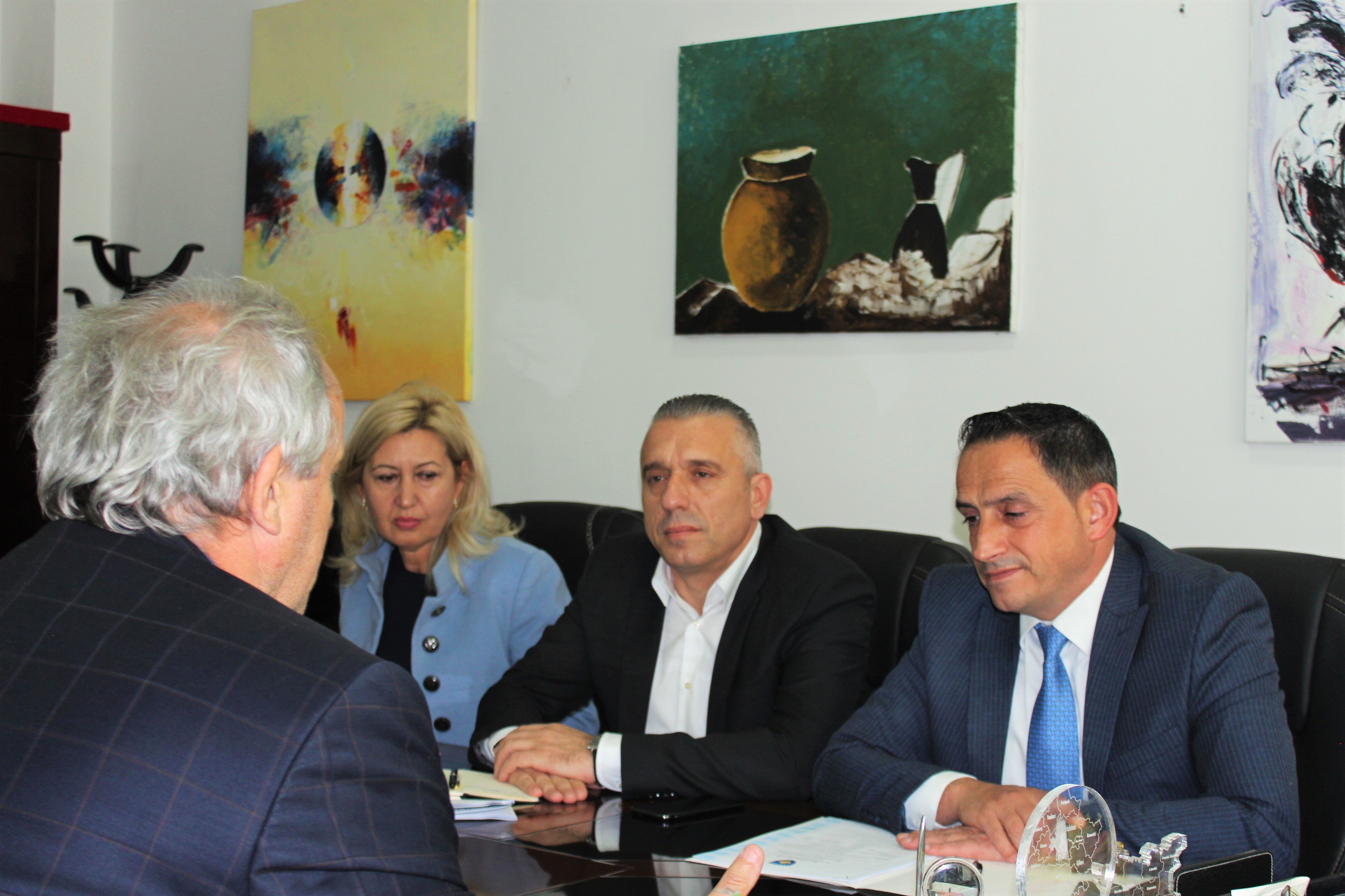 Matoshi garanton banorët e Harilaqit se nuk do të ndërtohet asnjë deponi e rrezikshme