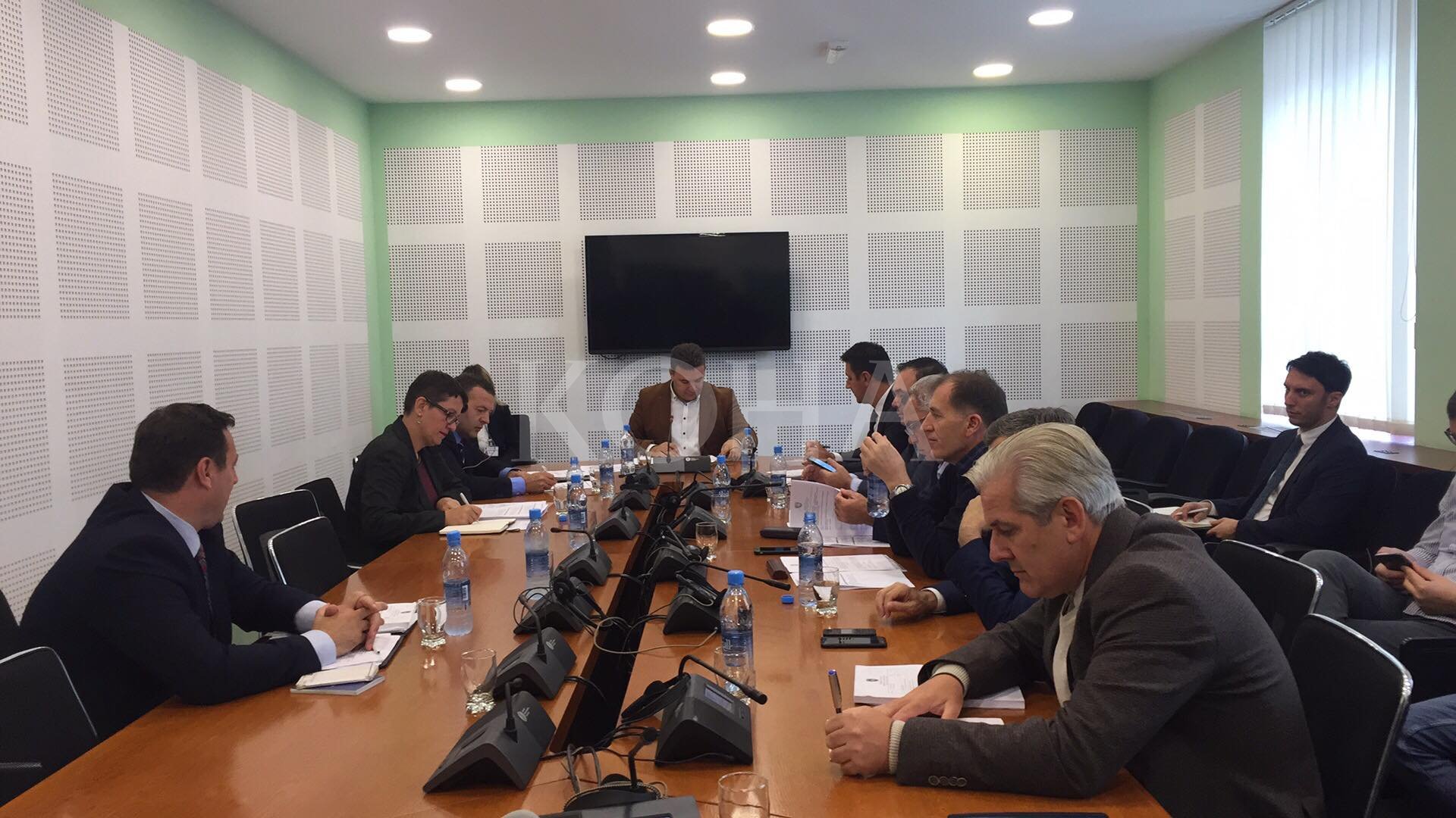 Komisioni formon grup punues, vendos për dy dëgjime publike për projektligjet për FSK-në