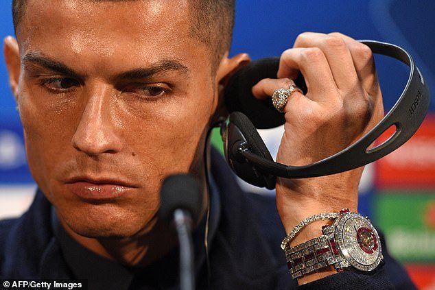 Ronaldo paraqitet në konferencë me orë në vlerë 1.36 milionë euro