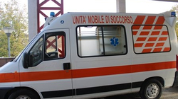 Kryqi i Kuq i Kosovës i dhuron një autoambulancë Klinikës Emergjente në QKUK