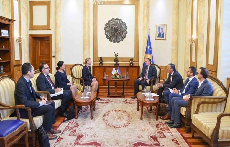 Veseli pret delegacionin e FMN-së, rikujton  borxhin e ulët dhe rritjen ekonomike stabile