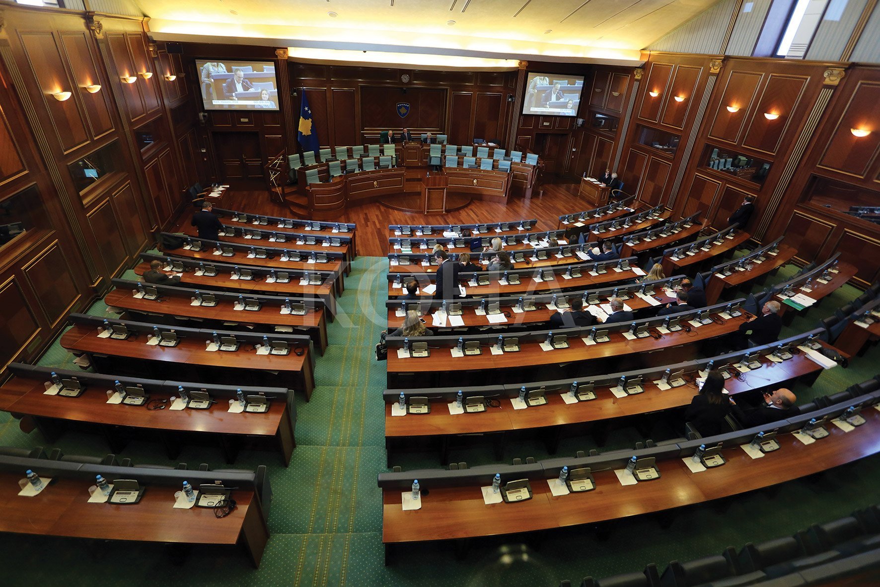 LDK-ja synon t’ia ndalojë Thaçit bisedimet për territorin, PDK-ja thërret për unitet