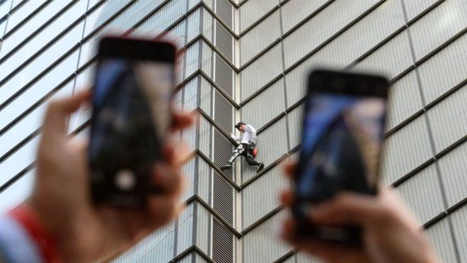 “Spidermani” francez ngjet pa litar një nga ndërtesat më të larta në Londër, arrestohet