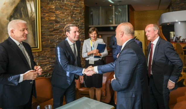 Haradinaj kërkon përkrahje për Kosovën nga Kurzi dhe Markoviqi