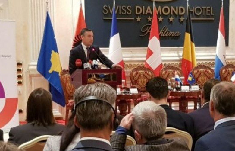 Në Forumin Frankofon të Investimeve Veseli kërkon përkrahjen për vizat