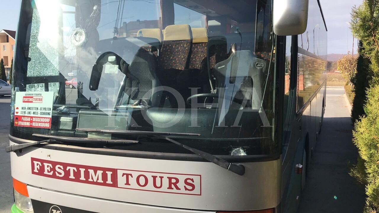 Autobusi me pasagjerë nga Kosova sulmohet në Serbi