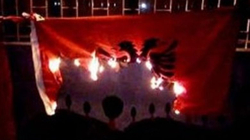 Djegia e flamurit kombëtar në Greqi, reagon MEPJ shqiptare