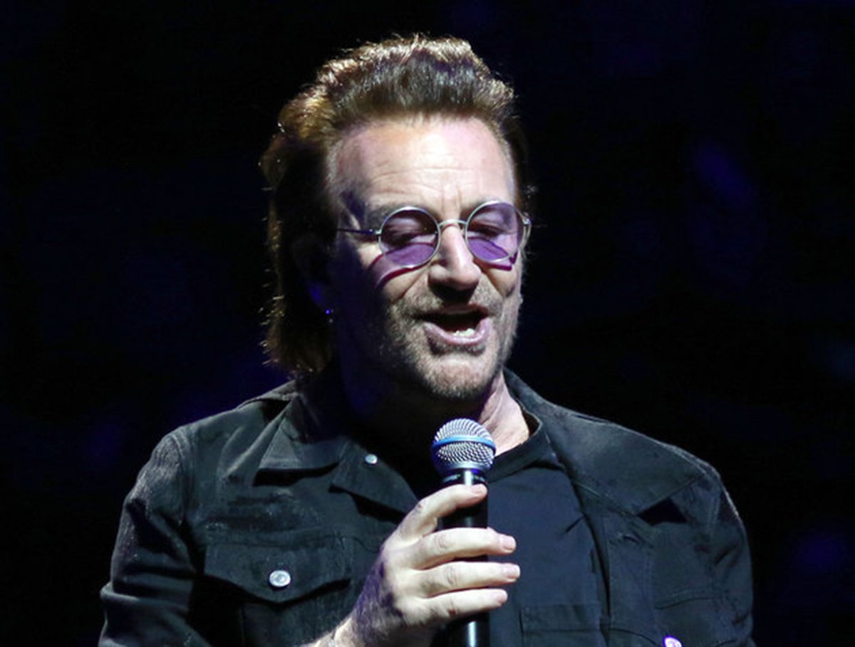 U2 anulon koncertin në Berlin, Bono humbi zërin në skenë