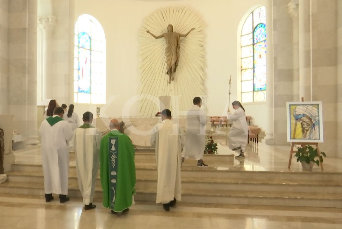 Ipeshkvia e Kosovës nis festën për Shën Terezën, qytetarët krenarë me veprat e humanistes