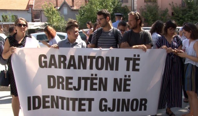 Tubim para Kushtetueses në përkrahje të të drejtës për identitet gjinor
