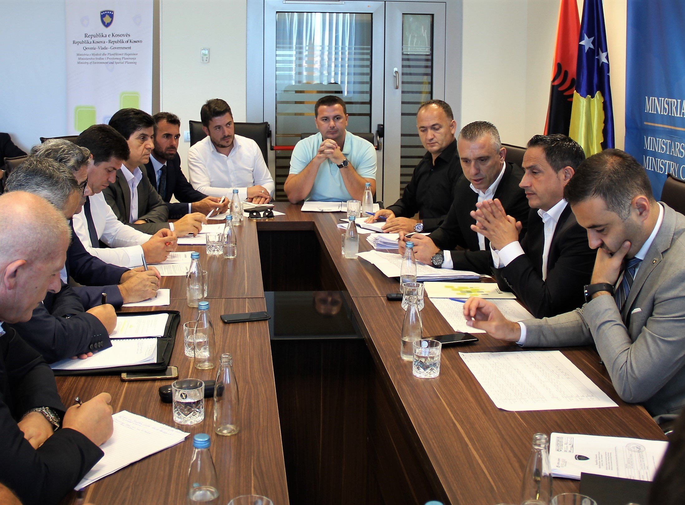 Matoshi: Qytetarët nuk do të mbeten pa ujë, KRU-të të paguajnë borxhet