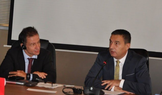 Ministri Bytyqi e vlerëson me dobi fushatën “Arsimi në dorën tënde”