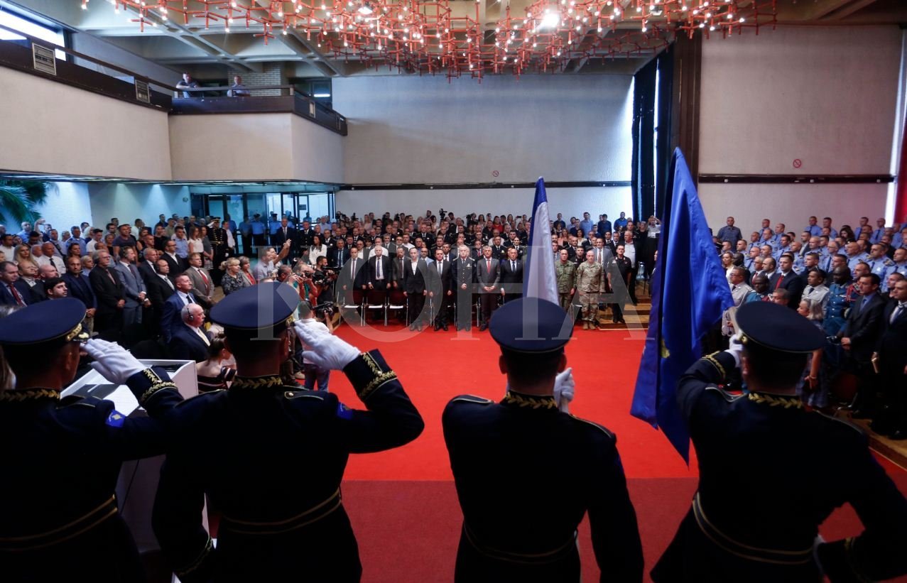 Kërkohet që policët e përfshirë në krime të mos veshin uniformën