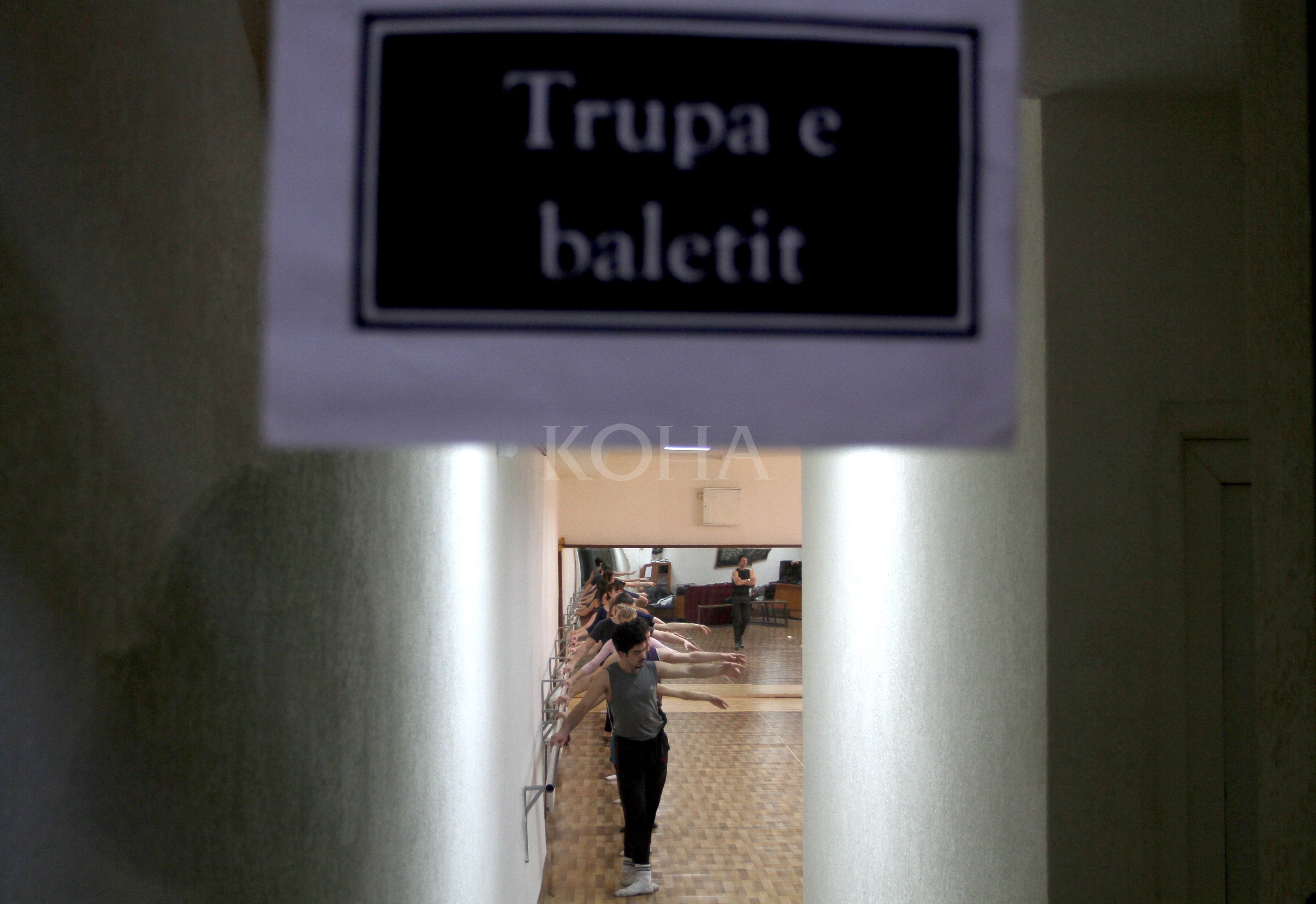 Baleti u kërkon institucioneve qendrore ta nxjerrin nga kolapsi