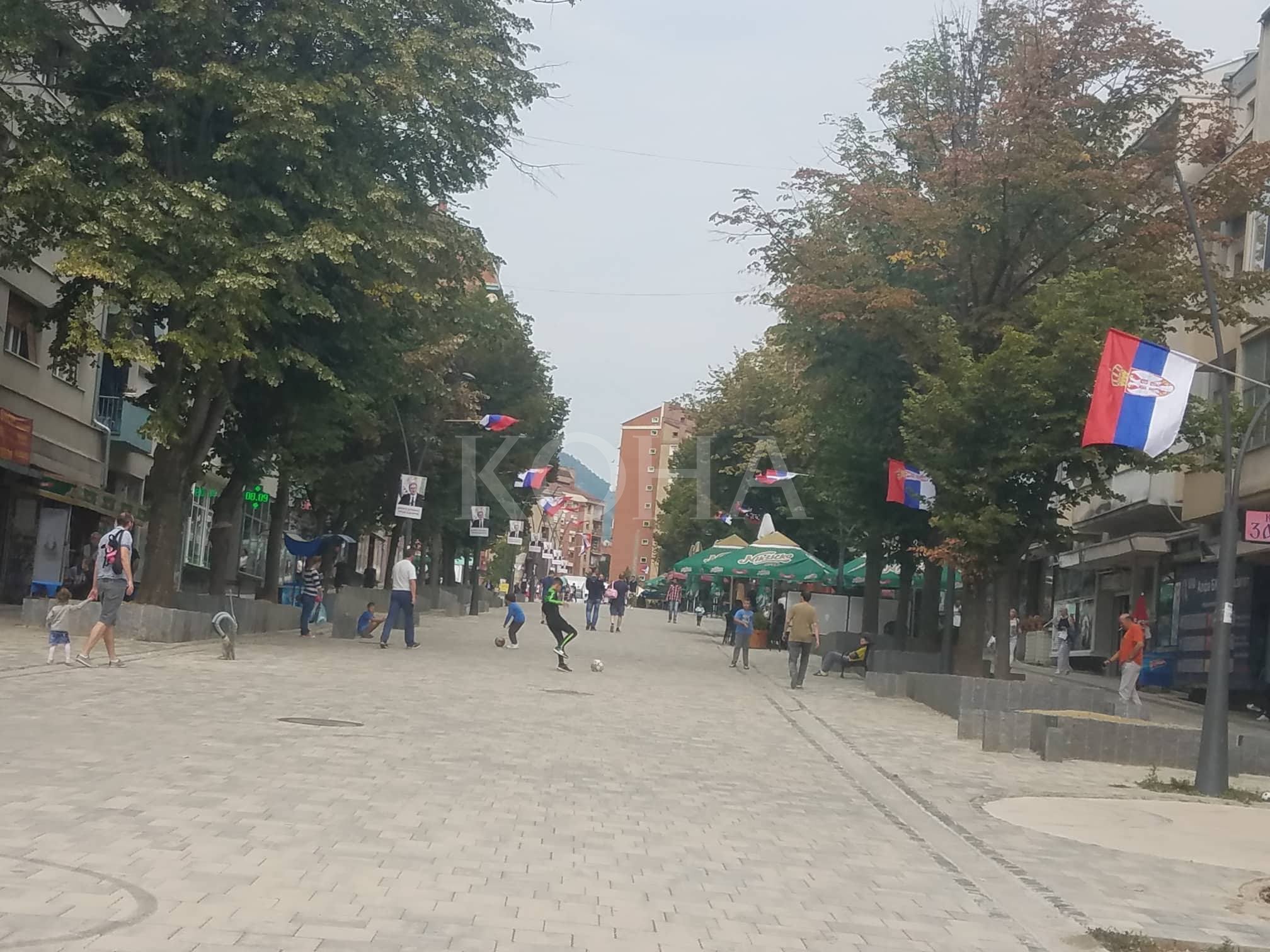 Sheshi në Mitrovicë gati për ta pritur Vuçiqin, që vjen “për të dhënë mesazhe të paqes”