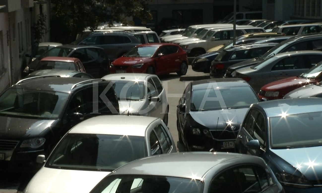 Legalizimi i parkingjeve private: Pak operatorë të interesuar për leje