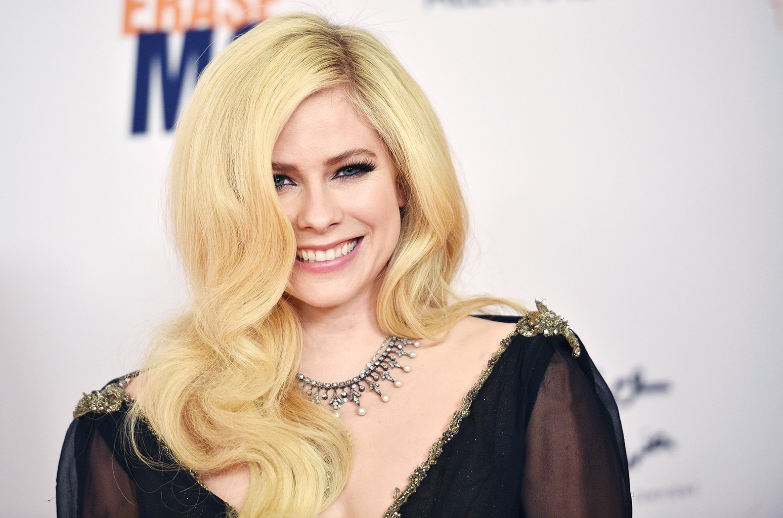 Avril Lavigne flet për luftën e saj kundër sëmundjes Lyme