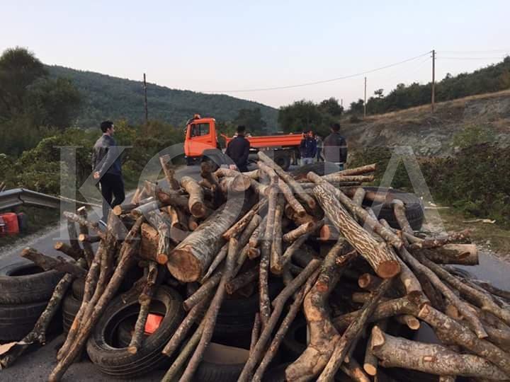 Kronikë e KTV-së nga protesta e qytetarëve të Skenderaj kundër Vuçiqit
