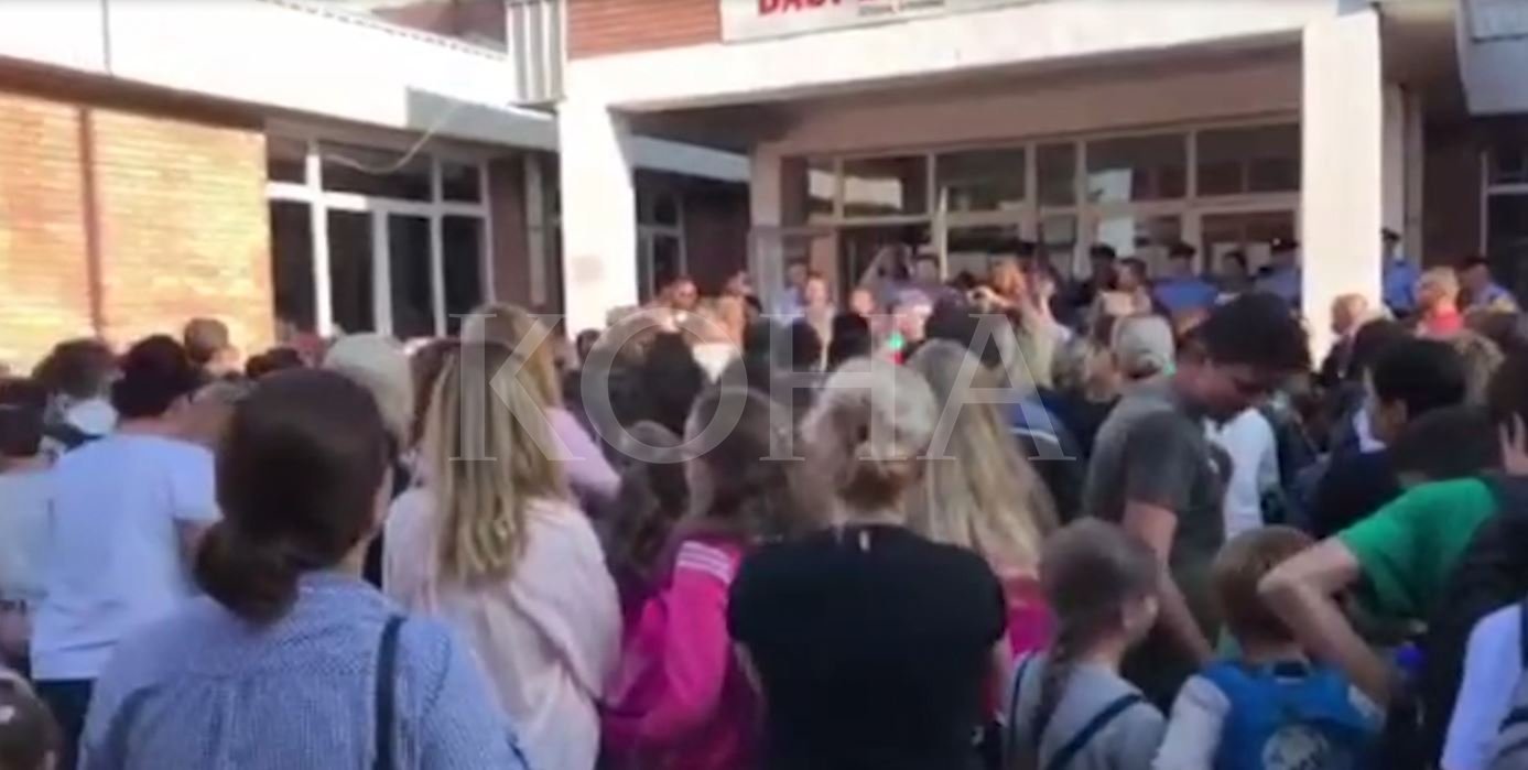 Nxënësit në “Daut Bogujevci” kanë vazhduar protestat dhe bojkotimin e mësimit