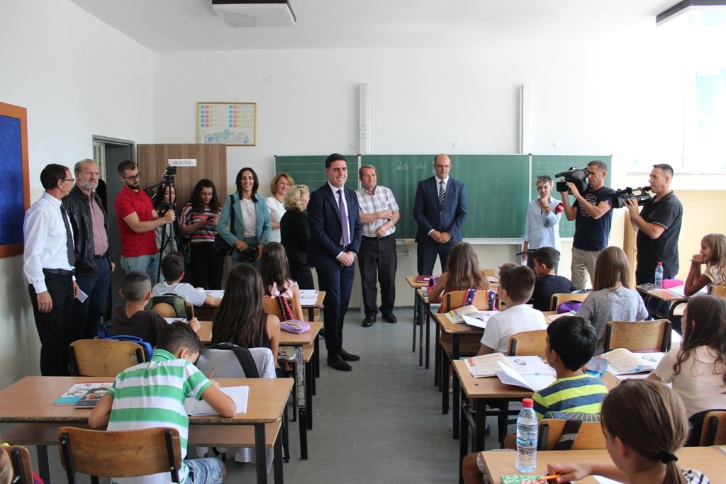 Në Gjilan eksperimentohet pilot projekti, më shumë mësues nga klasa III-V