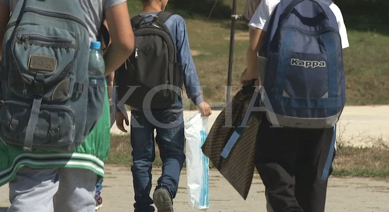 Mungesa e transportit po ju sjell telashe nxënësve përreth Orllanit