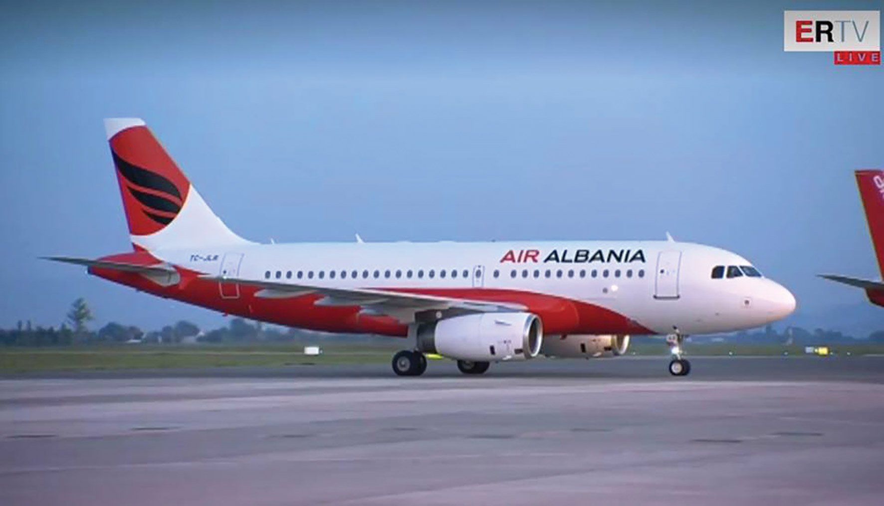 Rama kërkon hapjen e degës së linjës ajrore shqiptare “Air Albania” në Prishtinë