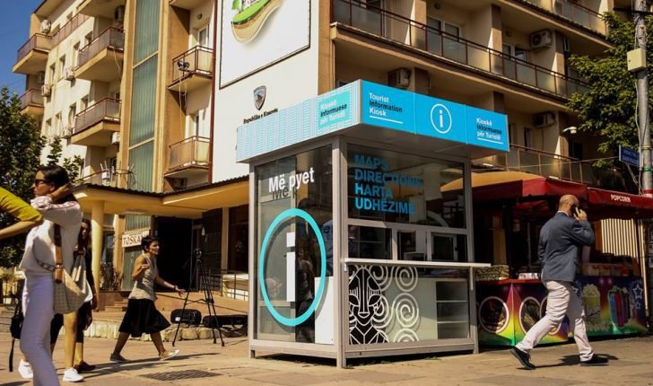 Përurohet kiosku turistik në sheshin “Zahir Pajaziti”