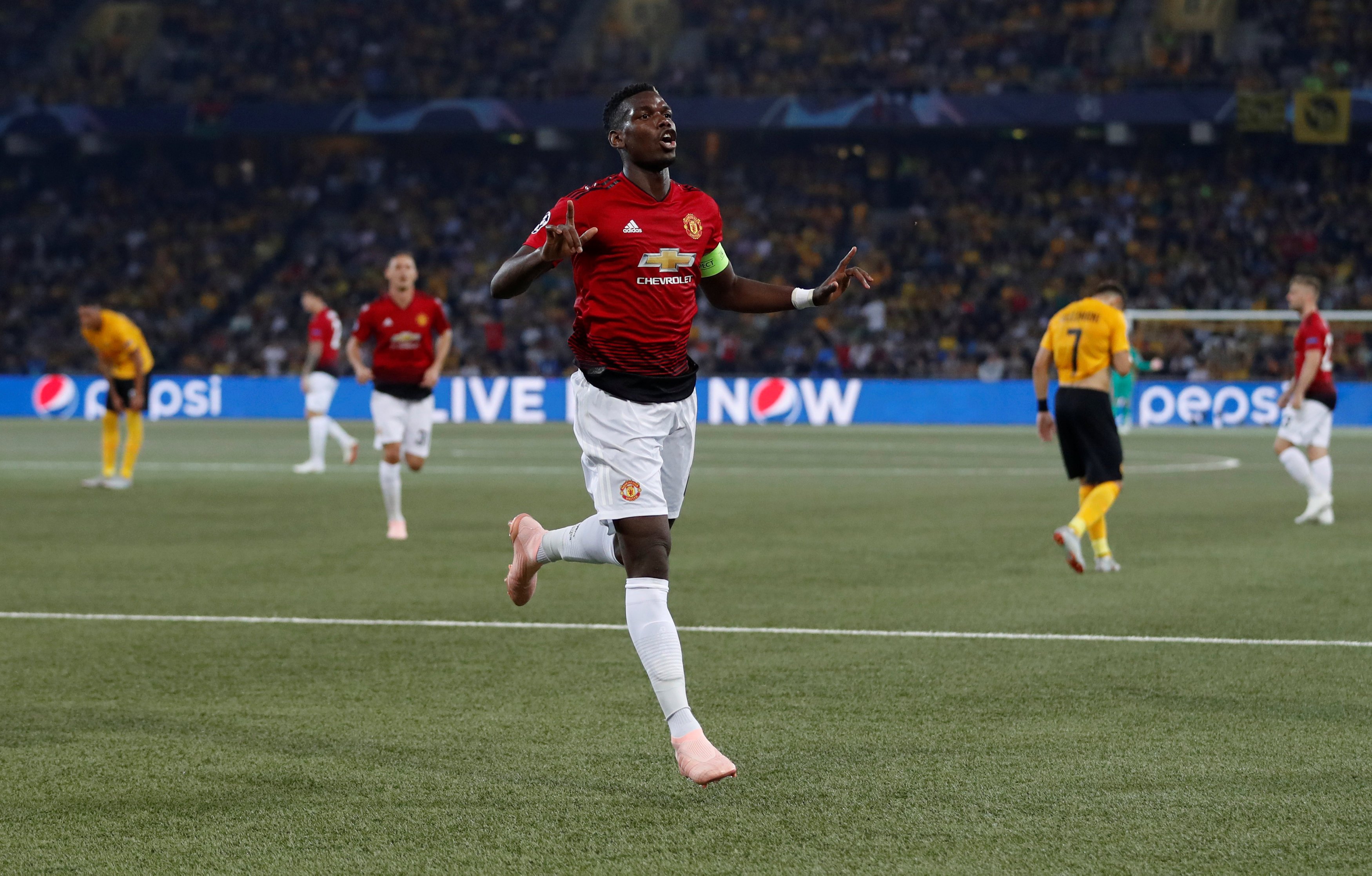 Me supergol Pogba kalon Unitedin në epërsi