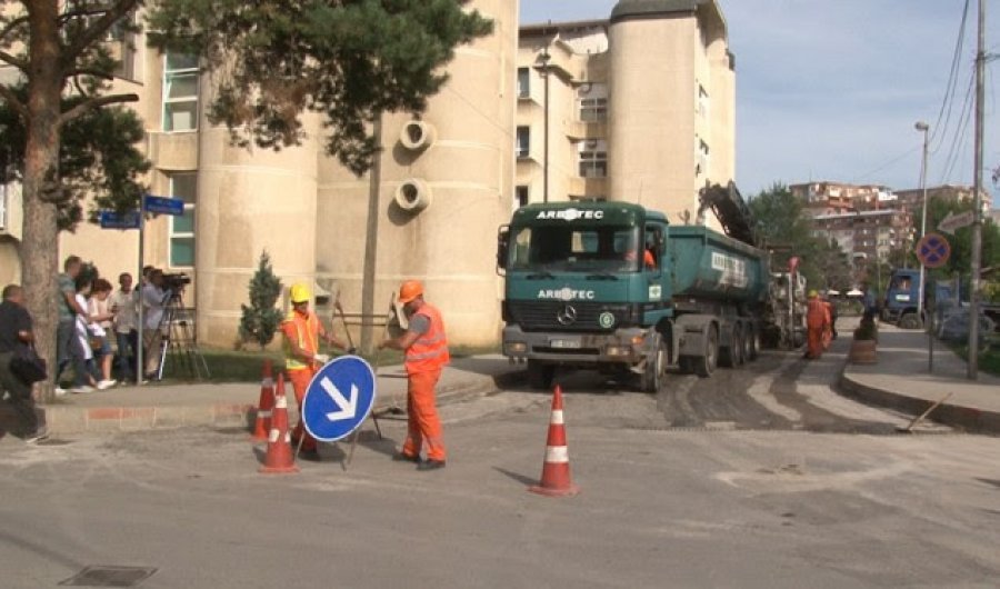 Për 15 ditë do të asfaltohen 2.4 kilometra asfalt brenda QKUK-së