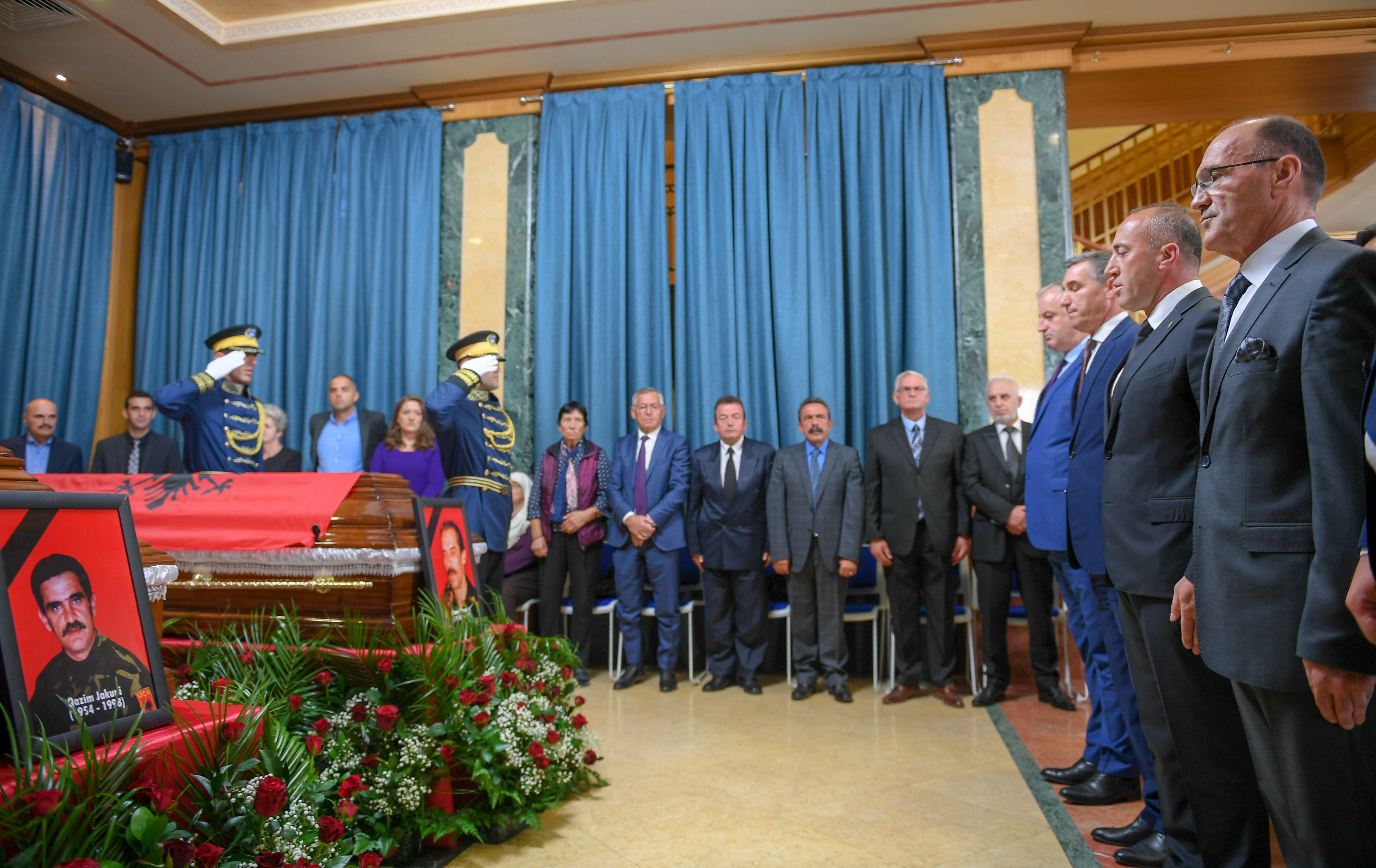 Kanë nisur homazhet për Heroin Ahmet Krasniqi e dëshmorin Qazim Jakupi