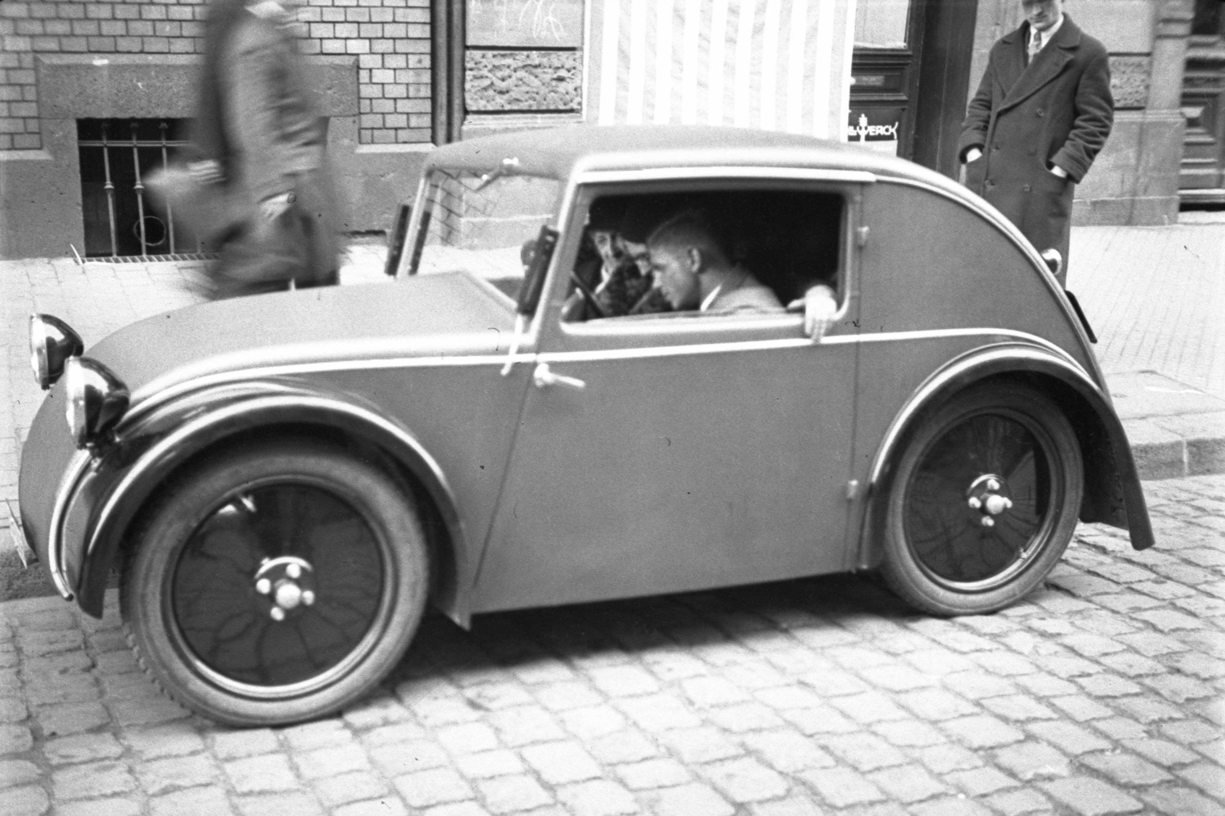 Standard Superior i 1933-ës, paraardhësi i VW Beetle i dizajnuar nga një hebre