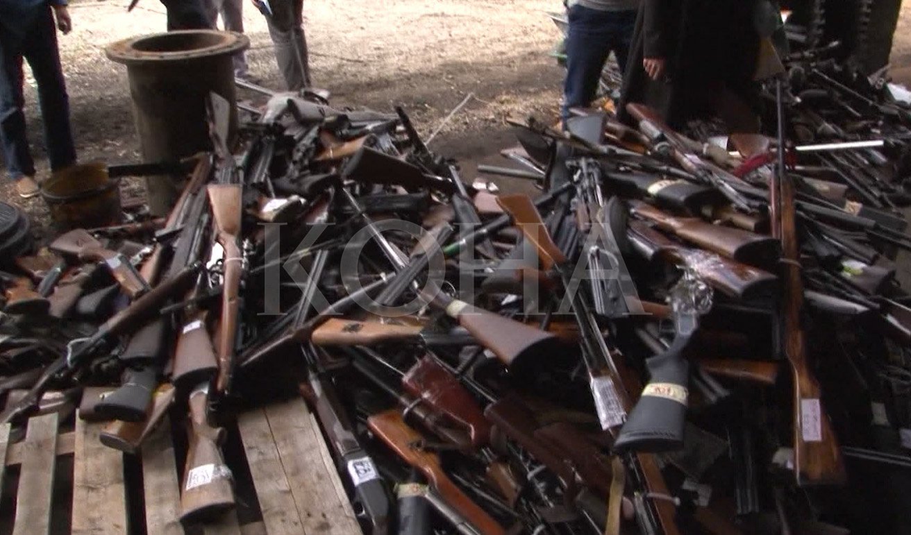 Rreth 300 mijë armë ilegale në duart e qytetarëve kërcënojnë sigurinë çdo ditë