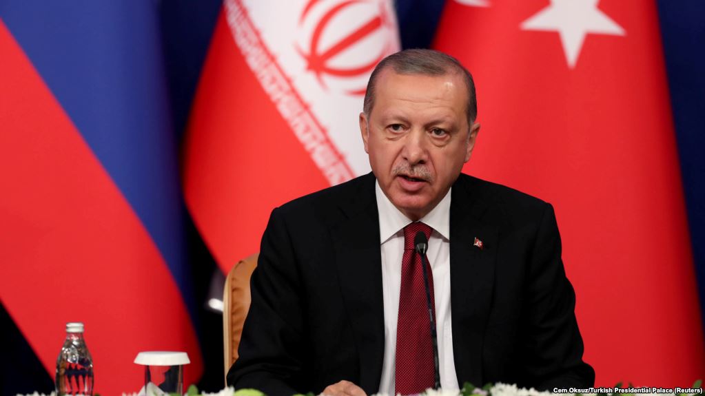 Sipas Erdoganit, gjykata dhe jo politikanët vendosin për fatin e pastorit amerikan
