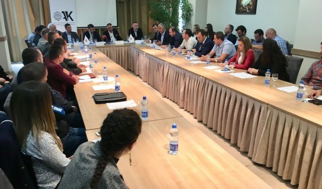 Mungesa e ligjeve në Kosovë vështirëson të bërit biznes