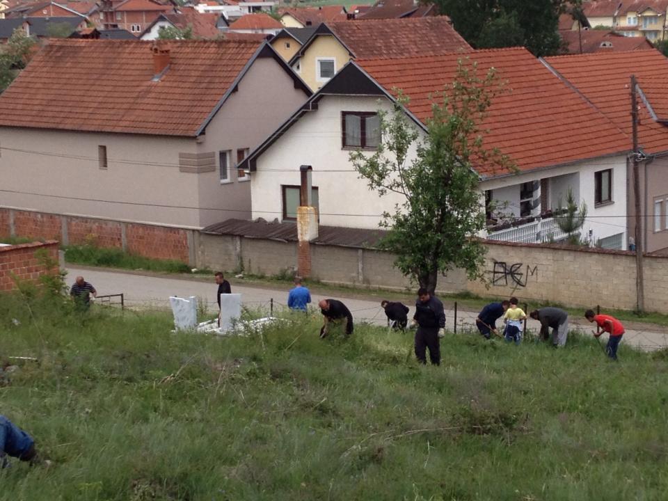 “Ta pastrojmë Gjilanin” po vazhdon aksioni nëpër fshatra e lagje 