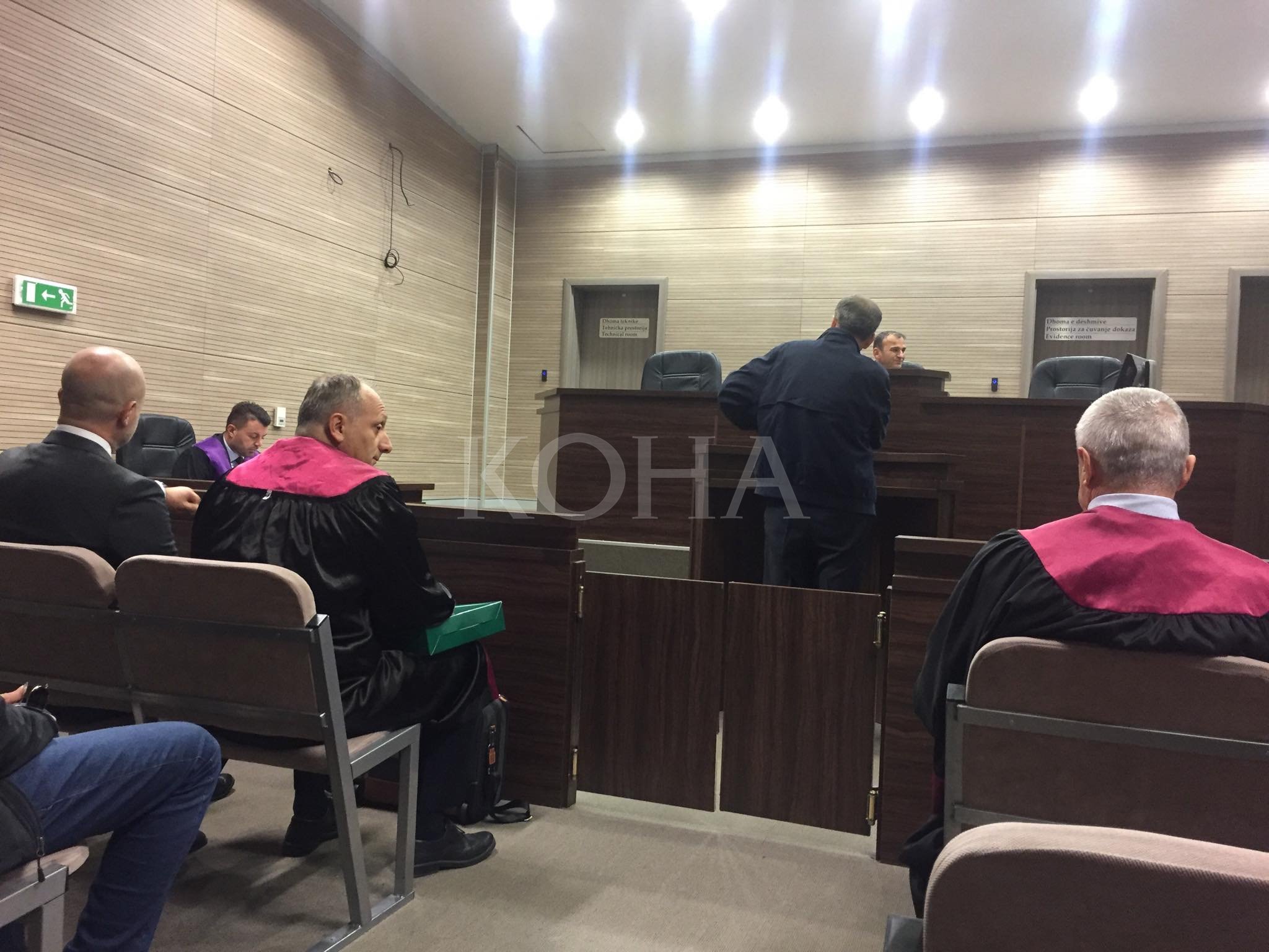 Të akuzuarit e rastit “Z-Mobile” deklarohen të pafajshëm, seanca tjetër në nëntor