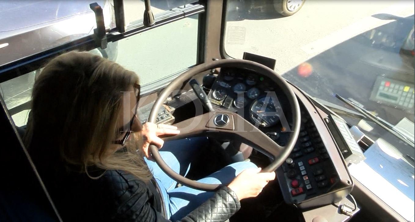 Shoferja e parë e autobusit në Trafikun Urban që po sfidon stereotipin gjinor