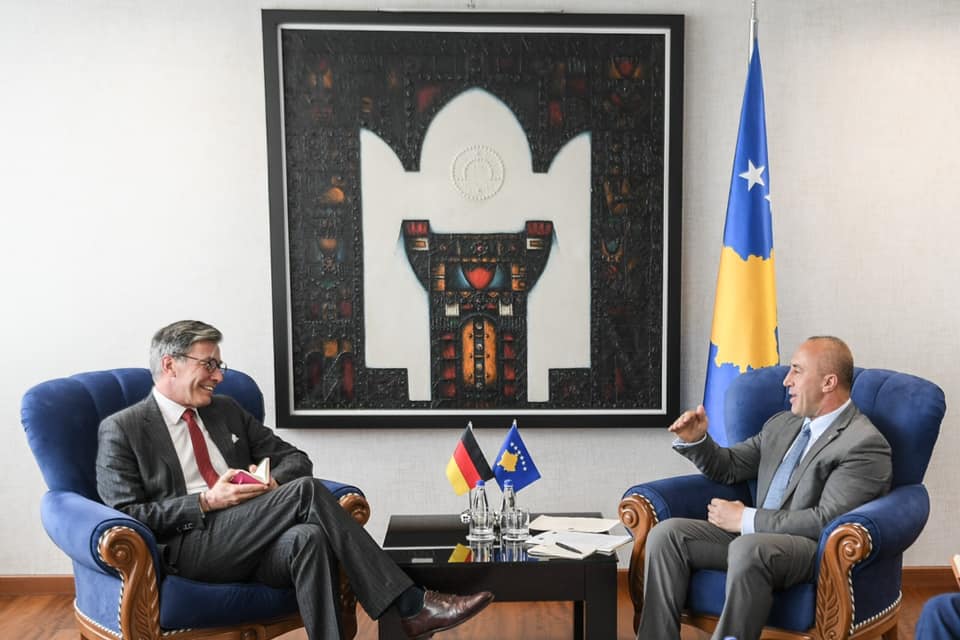 Haradinaj takohet edhe me ambasadorin gjerman, ia tregon statistikat e migrimit