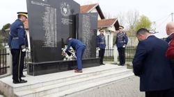 Nderohen 98 viktimat e Masakrës së Rezallës, i përkujtojnë edhe liderët e vendit